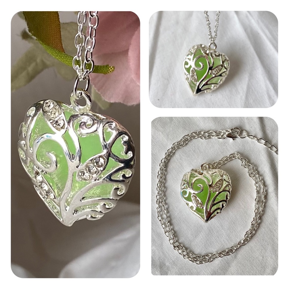 Pillow pouf Heart Pendant + 20” chain silver color and hollow green center